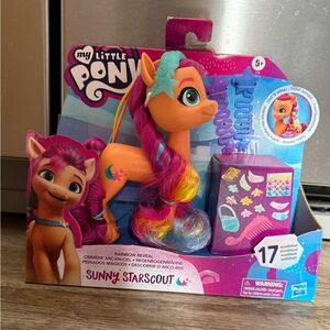 NEW In Box My Little Pony Sunny Starscout Rainbow Reveal Braid + 17 Accessories